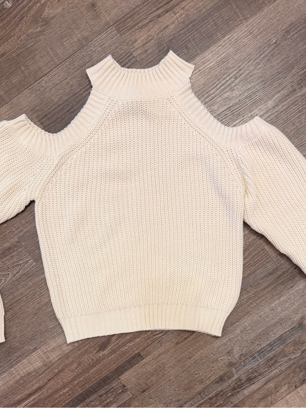 *NEW* Jack by BB Dakota Ivory Cold Shoulder Sweater Size M